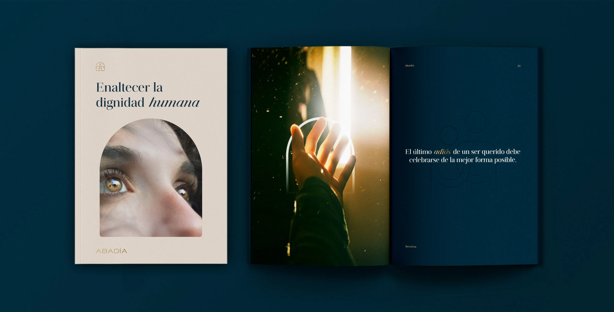 Sistema de marca de Abadia aplicado en Brochures de servicios